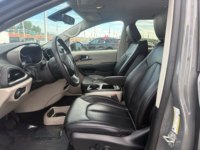 Certified Used 2023 Gray Clearcoat Chrysler Touring L image 11