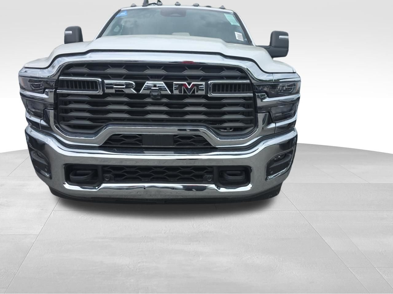 New 2026 Bright White Clear-Coat Exterior Paint RAM Tradesman image 31