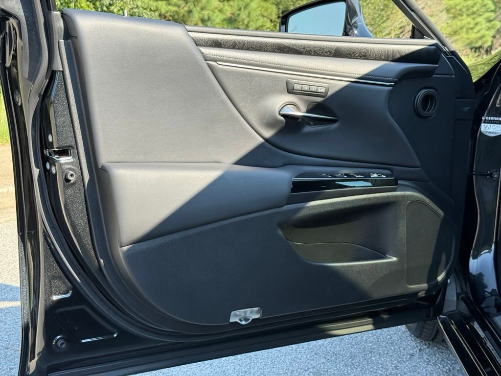 Used 2023 Black Lexus 350 image 17