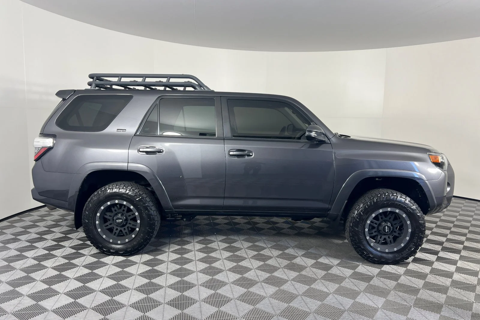 Used 2022 Magnetic Gray Metallic Toyota SR5 Premium image 2