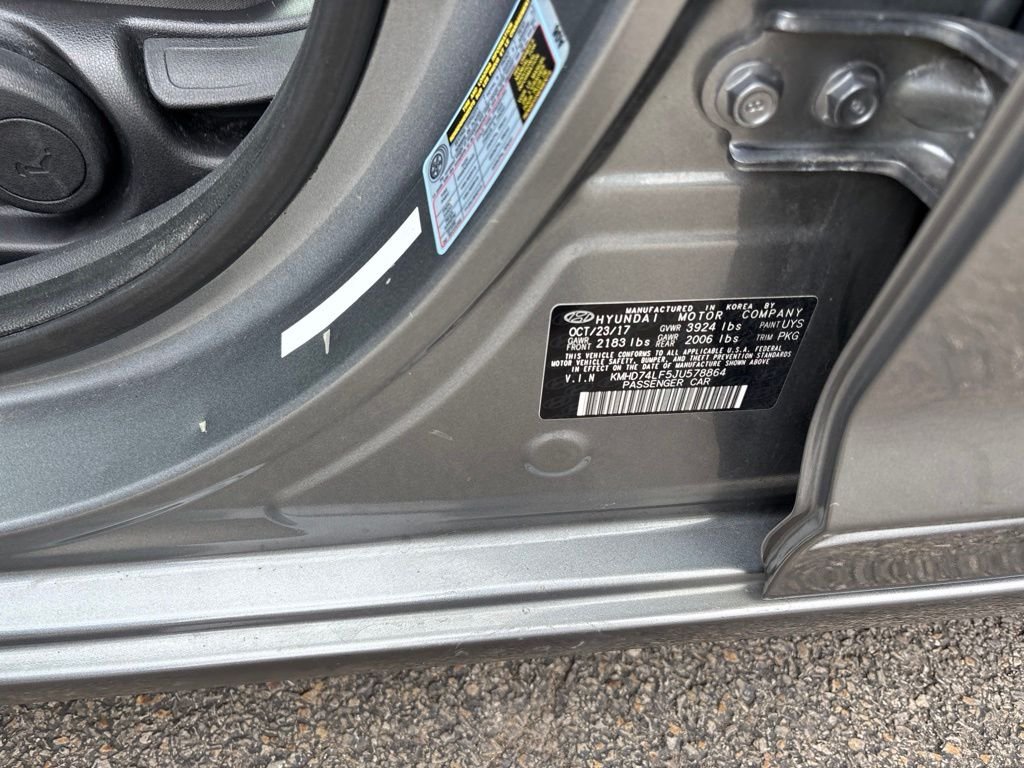 Used 2018 Gray Hyundai SE image 16