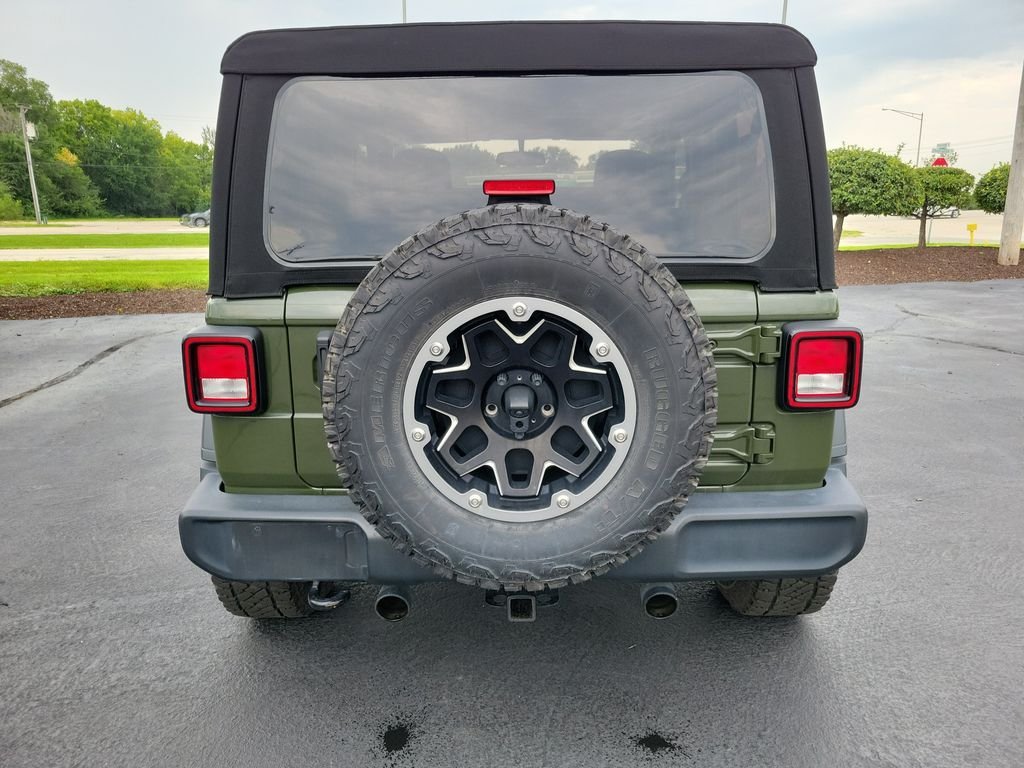 Used 2020 Green Jeep Sport image 6