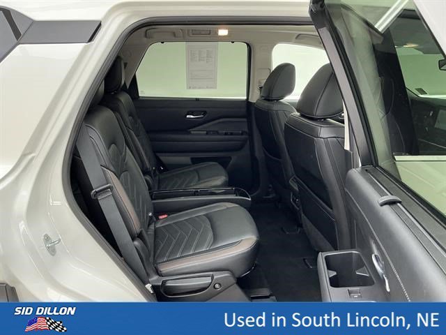 Used 2024 Pearl White Tricoat Nissan Platinum image 23