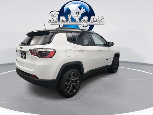 New 2026 Bright White Clear-Coat Exterior Paint Jeep Limited image 9