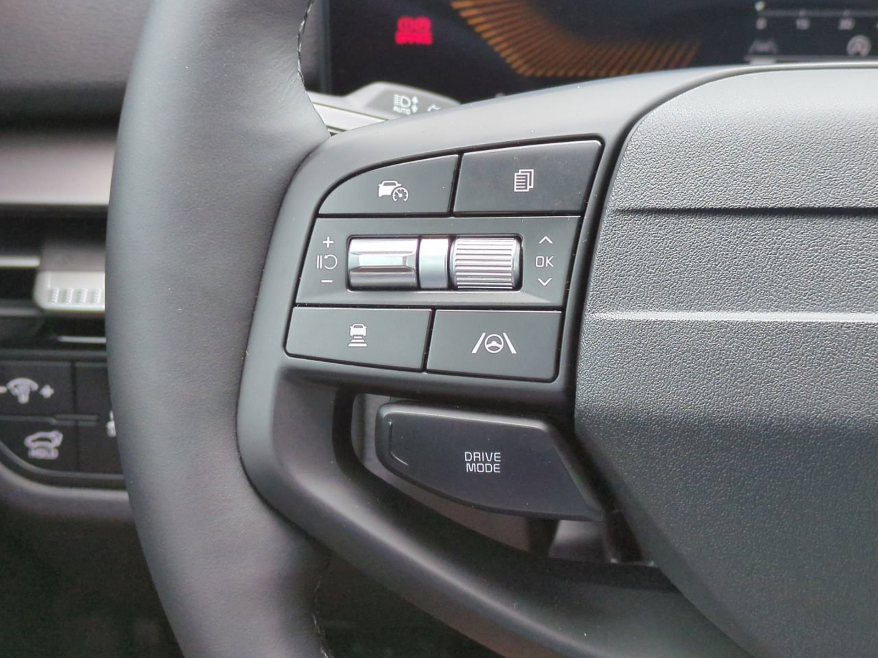 New 2026 Glacial White Pearl Kia EX image 29