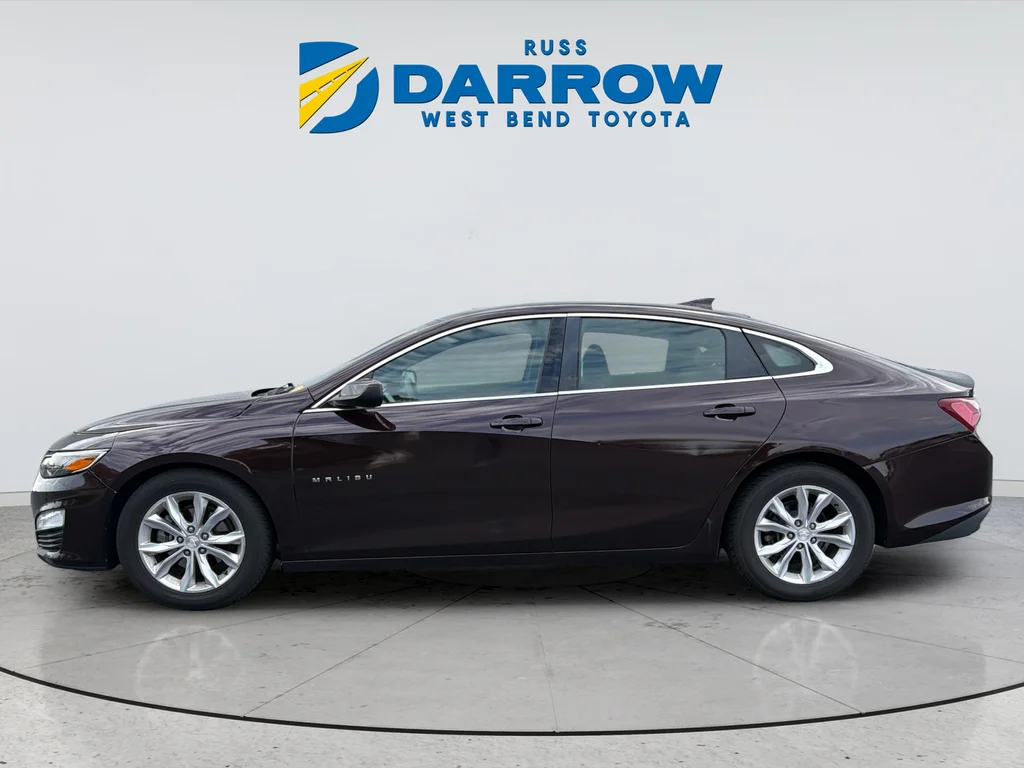 Used 2020 Chevrolet Malibu 1LT with VIN 1G1ZD5ST4LF052029 for sale in West Bend, WI