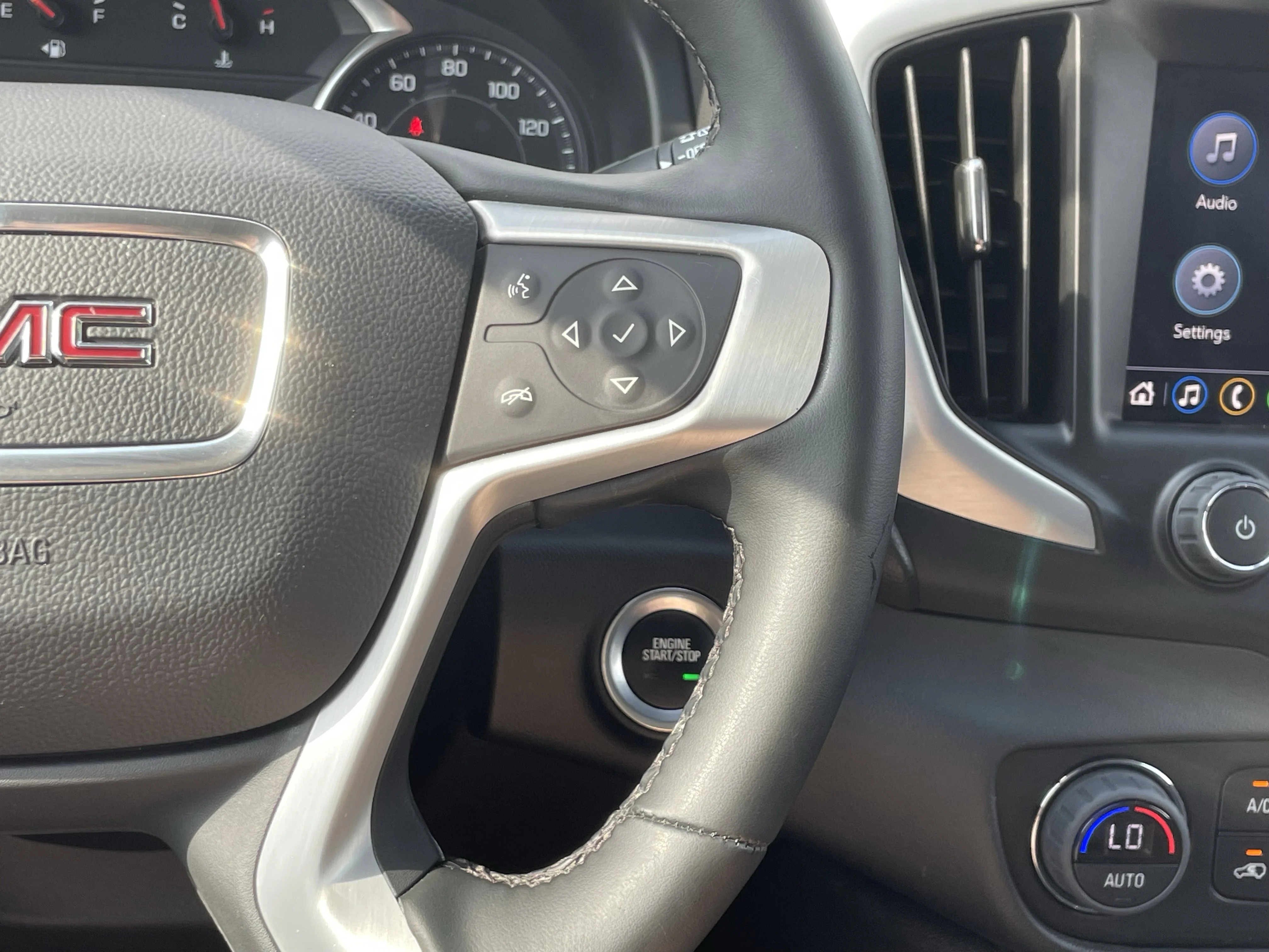 Used 2023 Marine Metallic GMC SLT image 19