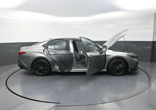 Used 2025  Toyota SE image 46