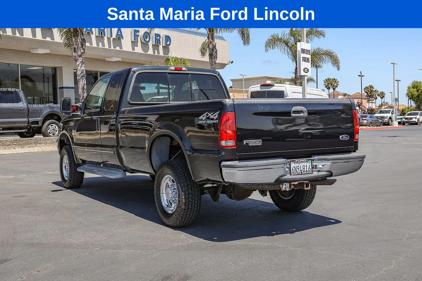 Used 2000 Black Ford Lariat image 9