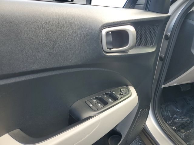 2023 Hyundai Venue SEL - Photo 10