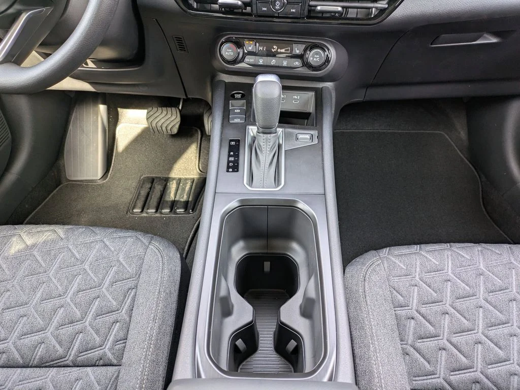 New 2026 Aspen White TriCoat / Super Black Two-tone Nissan SV image 19