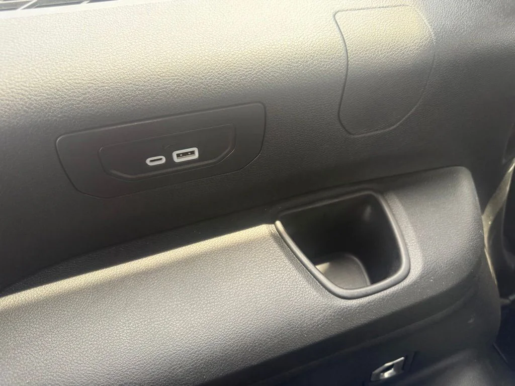 Used 2023 White/off-white Jeep Limited image 42