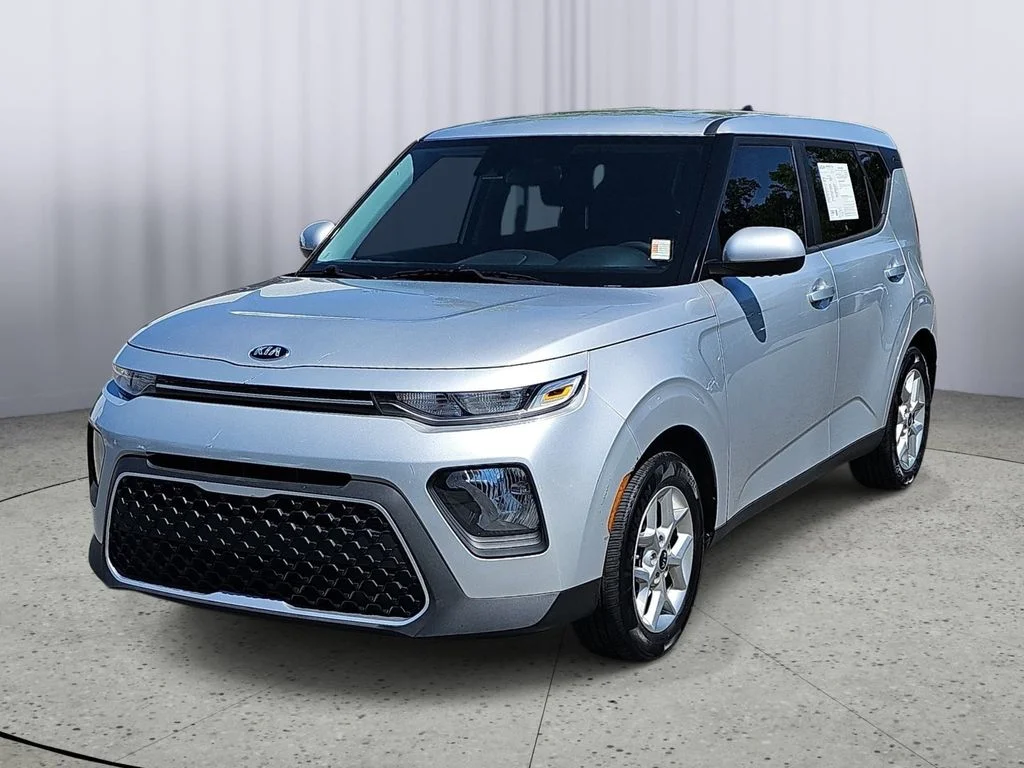 Used 2020 Silver Kia S image 7