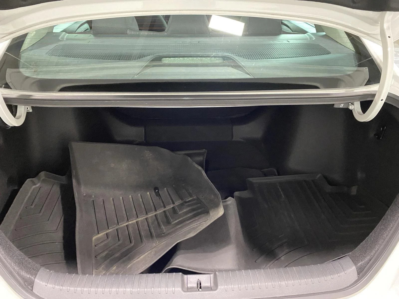 Used 2024 Platinum White Pearl Honda LX image 14