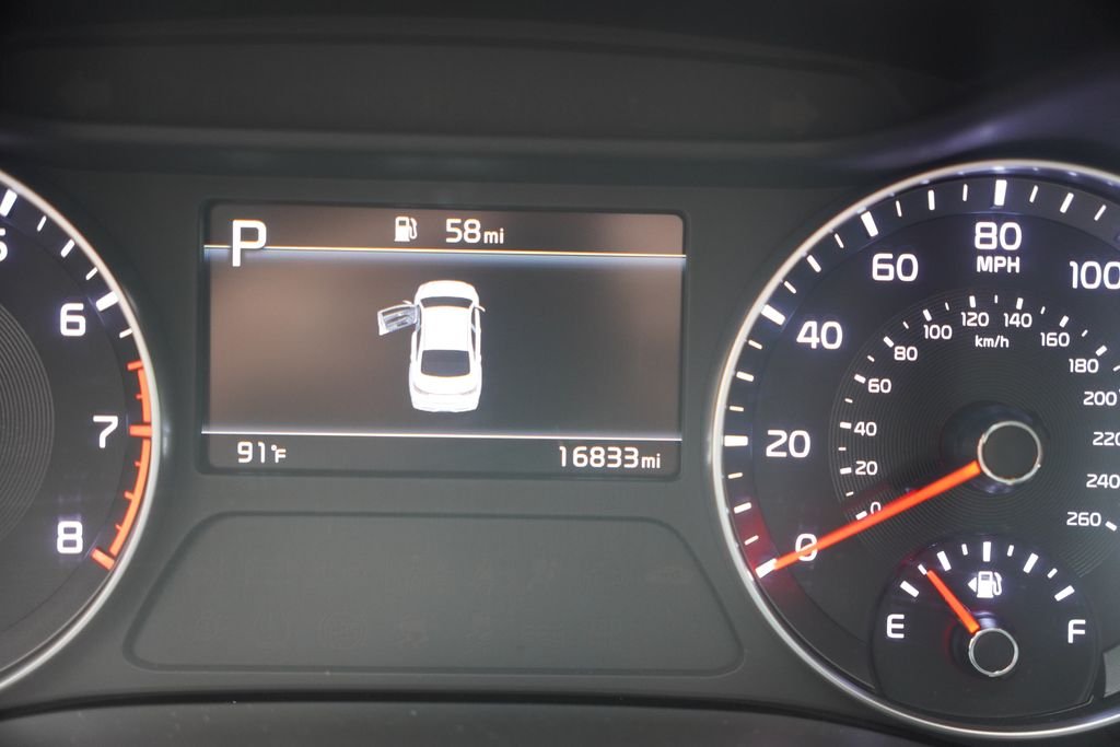 Used 2023 Snow White Pearl Kia LXS image 29