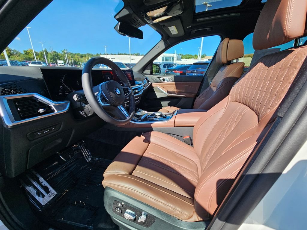 Certified Used 2026 Mineral White Metallic BMW M60i image 17