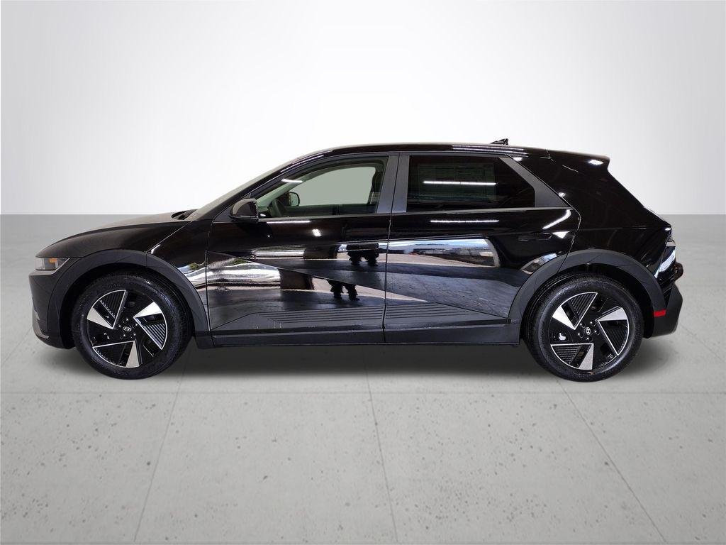 New 2026 Abyss Black Hyundai SEL image 10