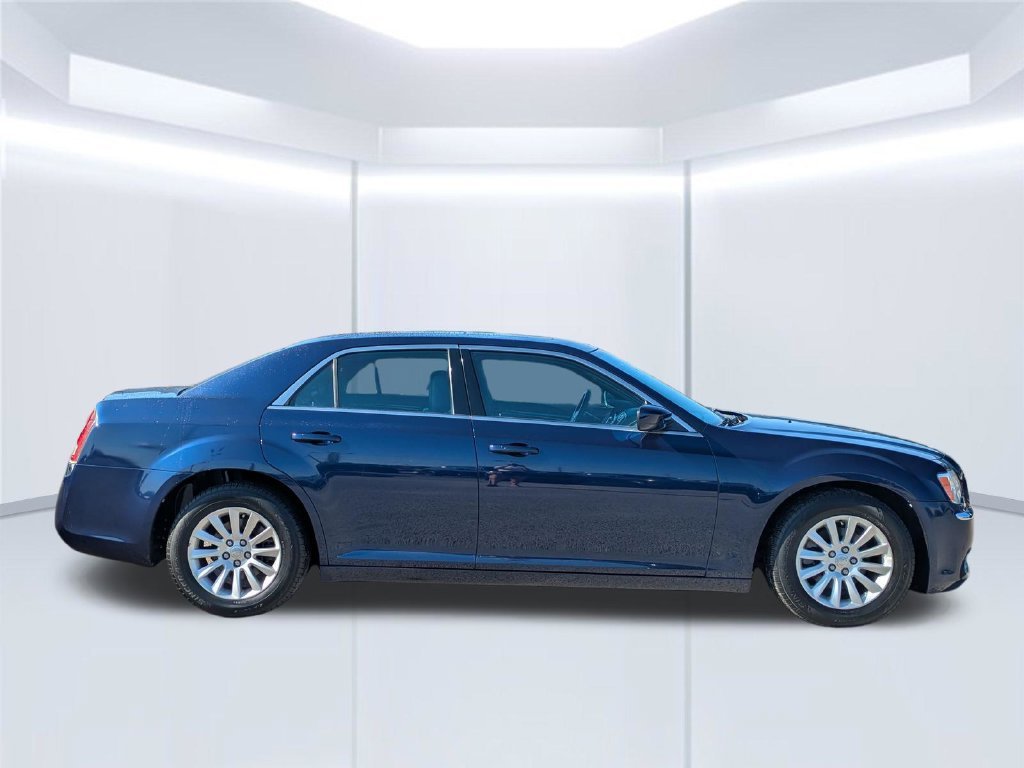 Used 2014 Blue Chrysler Base image 7