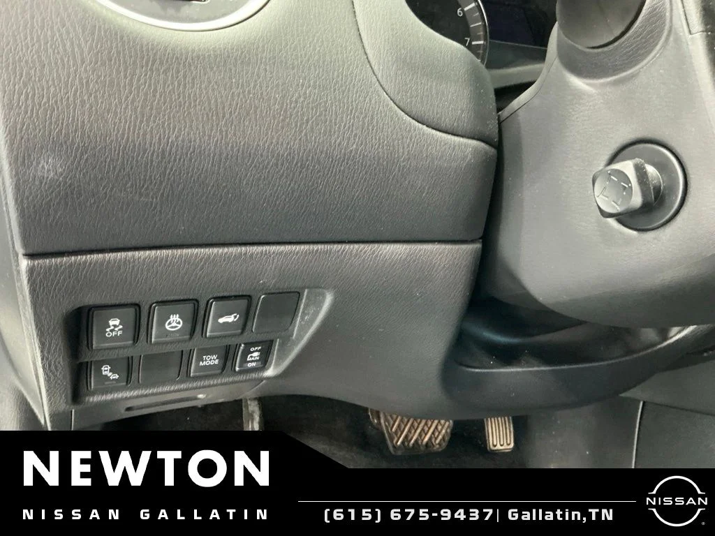 Used 2019 Pearl White Nissan Platinum image 45