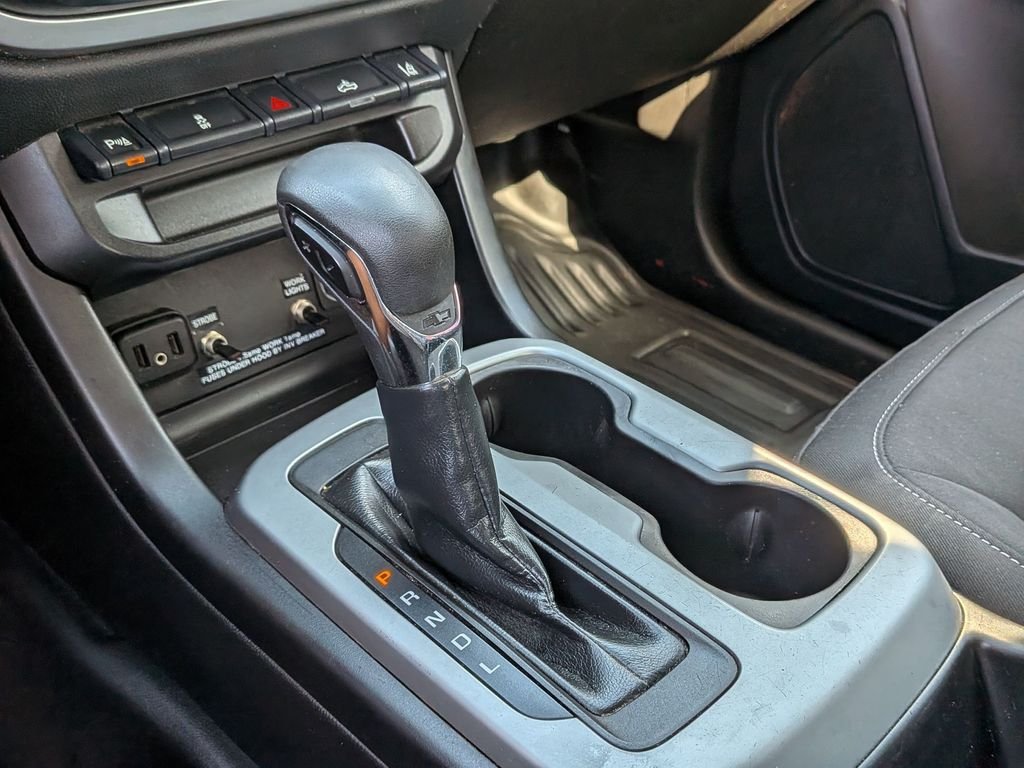 Used 2022 White Chevrolet LT image 21