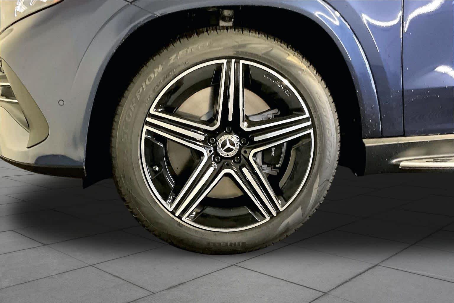 New 2027 Twilight Blue Metallic Mercedes-Benz GLE 450 image 17