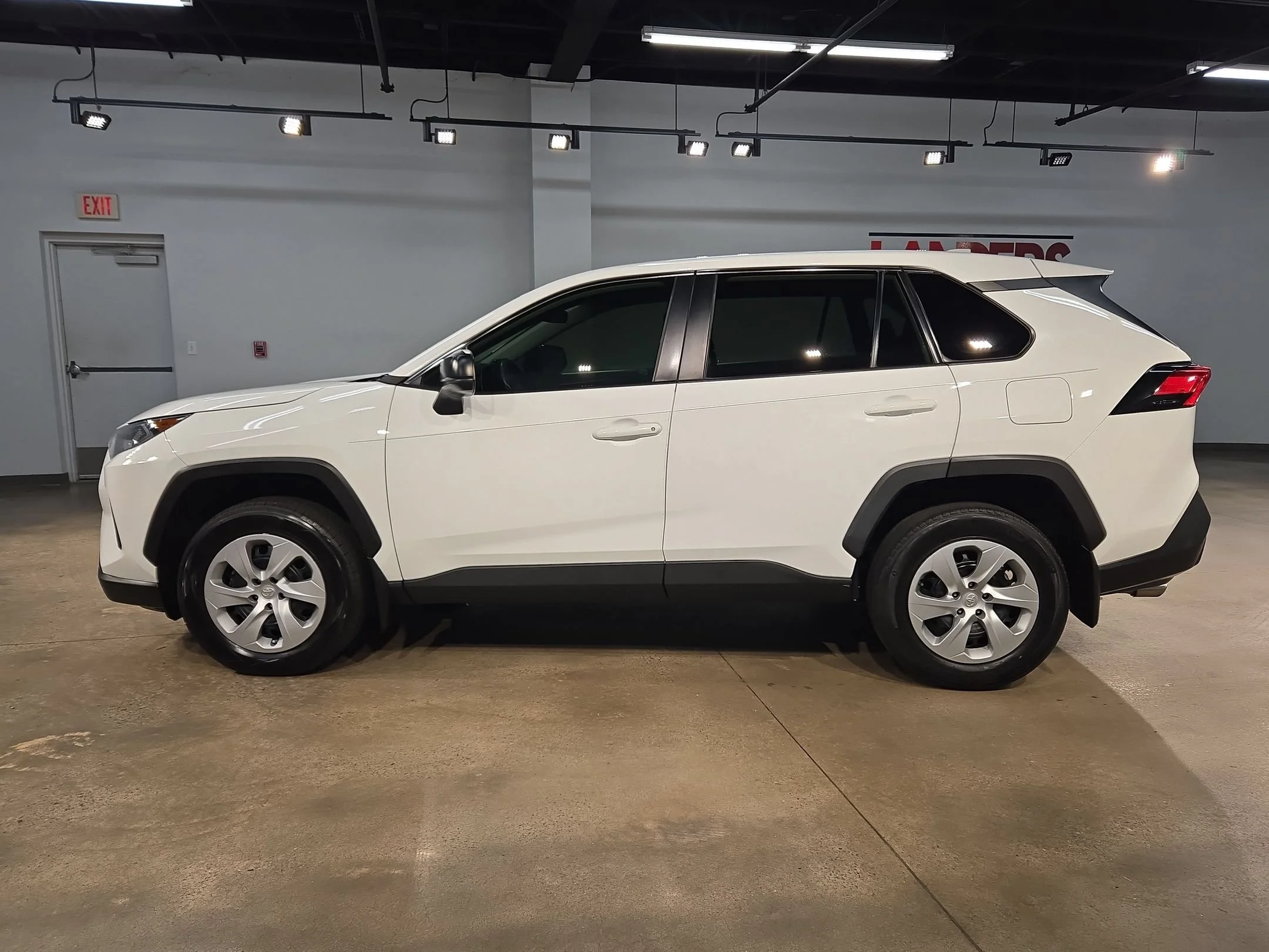 Used 2022 White Toyota LE image 4