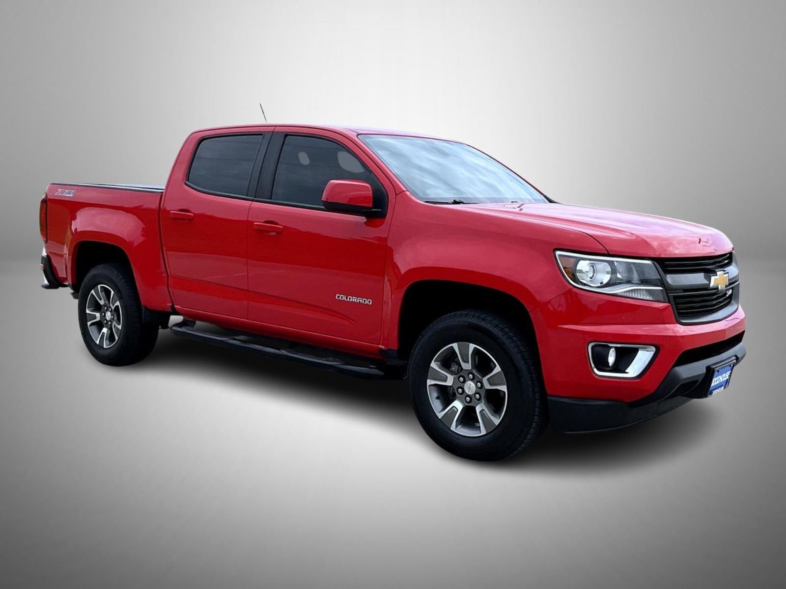 Used 2017 Red Chevrolet Z71 image 3