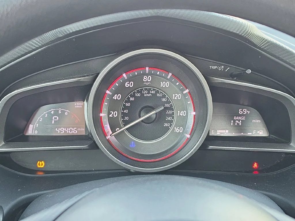 Used 2014 Red Mazda i Sport image 8