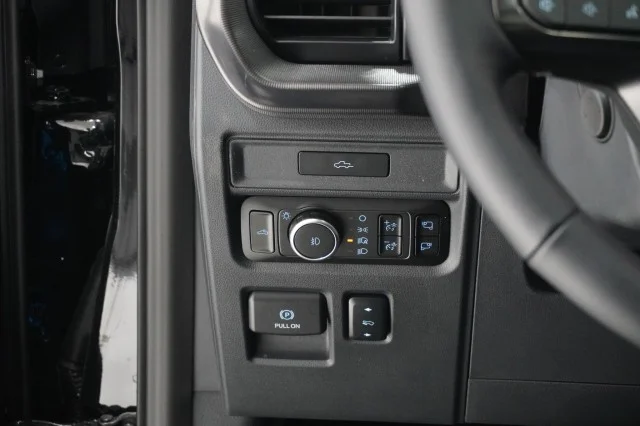 Used 2026 Agate Black Metallic Ford Platinum image 33