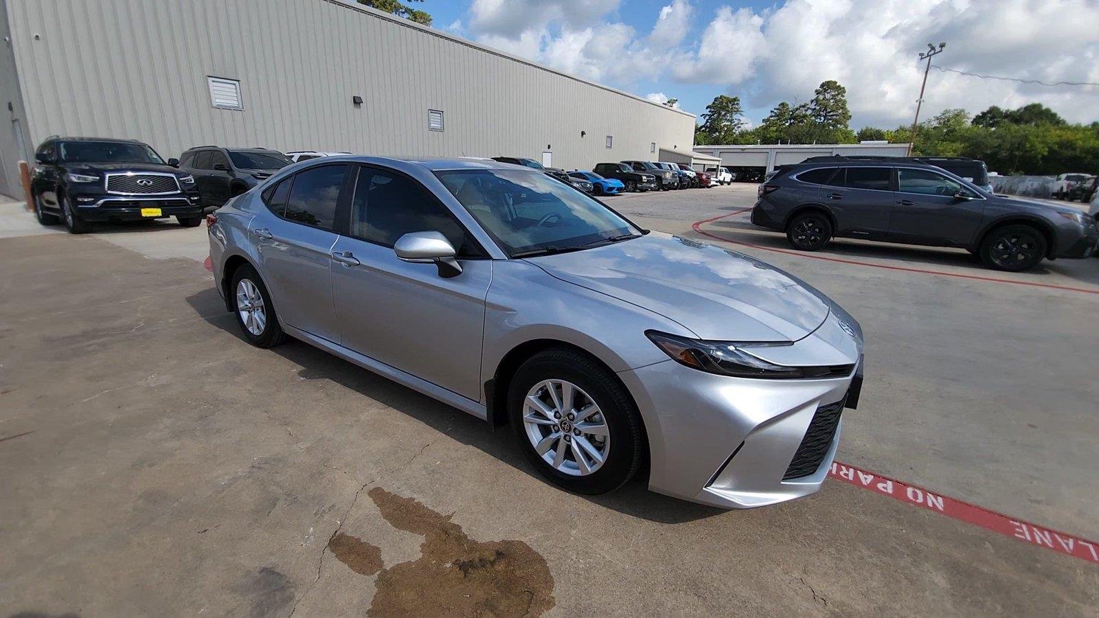 2025 Toyota Camry photo 2 of 34
