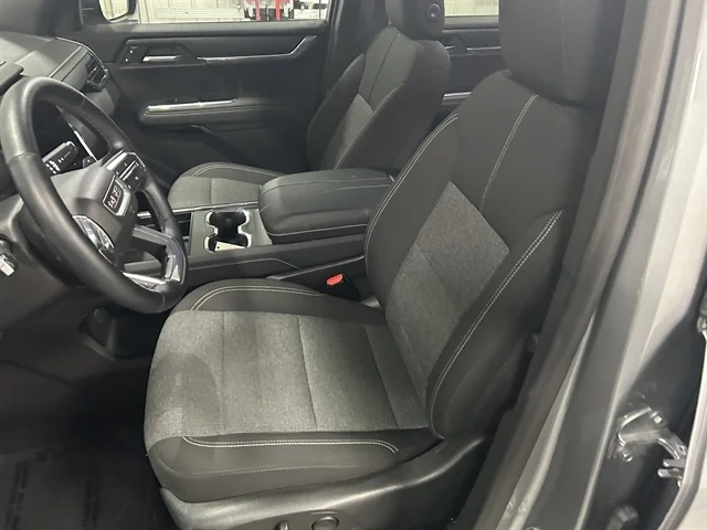 Used 2025 GRAY GMC FWD Elevation image 16