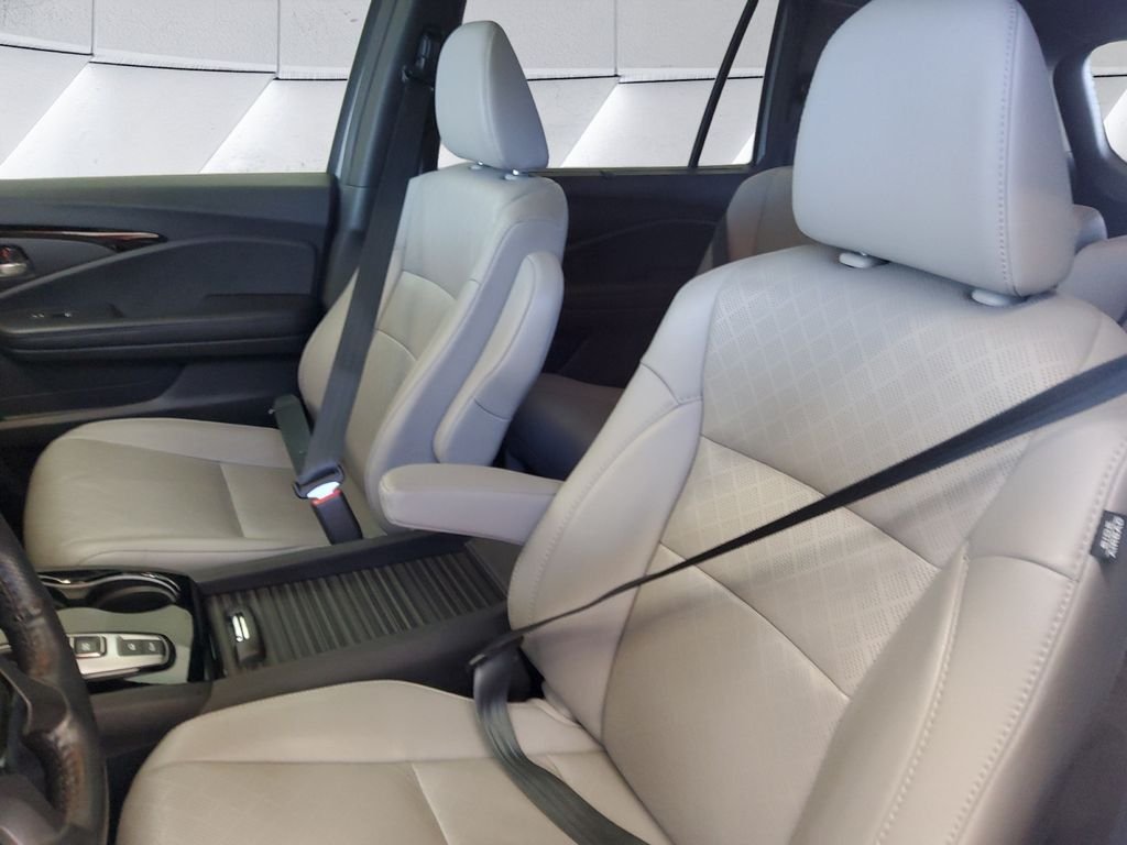 Used 2019 Gray Honda Elite image 8