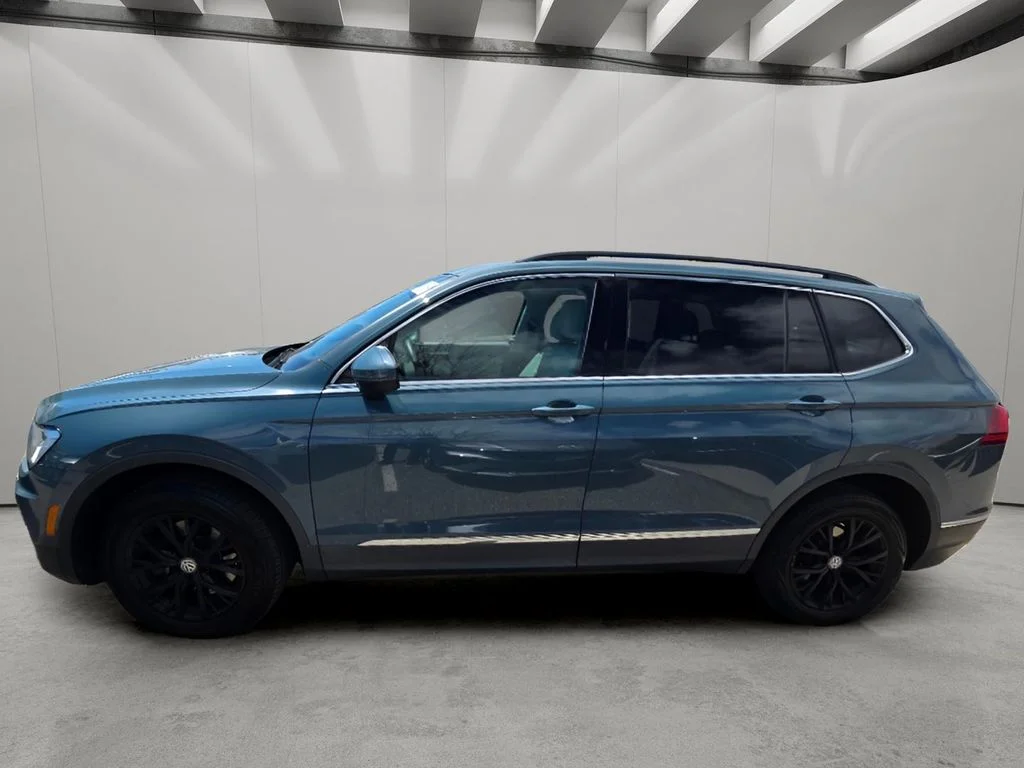 Used 2020 Stone Blue Metallic Volkswagen SE image 4