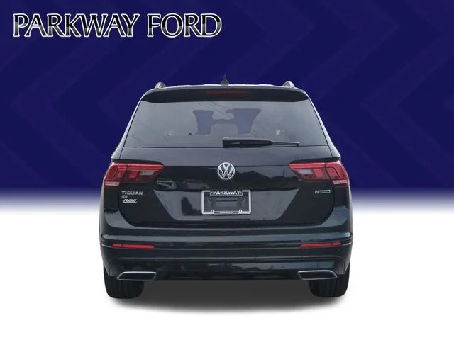 Used 2020 Black Volkswagen 2.0T SE R-Line Black image 4