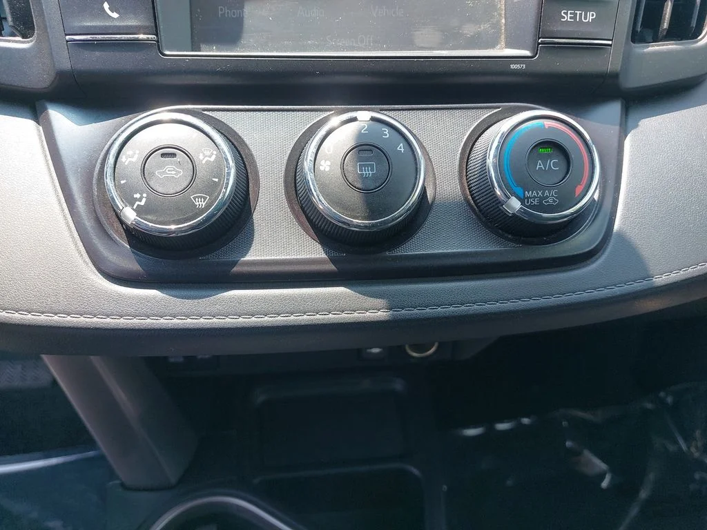 Used 2018 White Toyota LE image 24