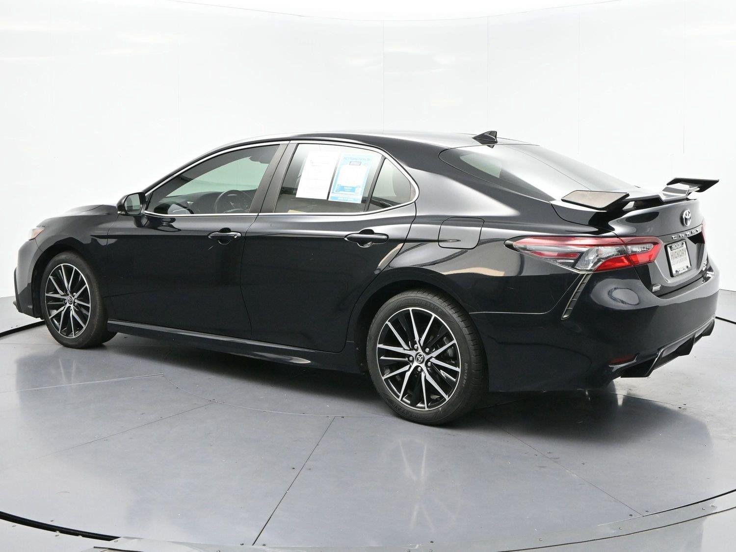 Used 2021 Midnight Black Metallic Toyota SE image 5