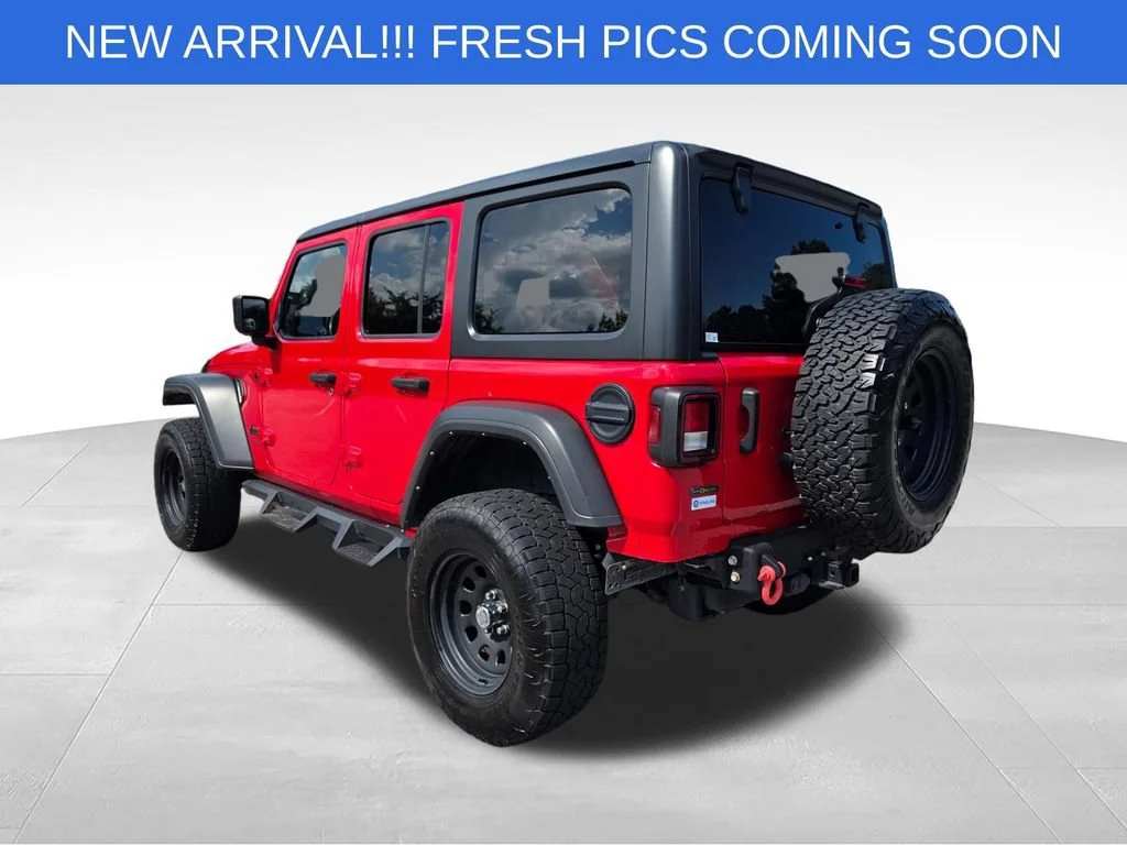 Used 2021 Red Jeep Sport Altitude 4x4 image 7