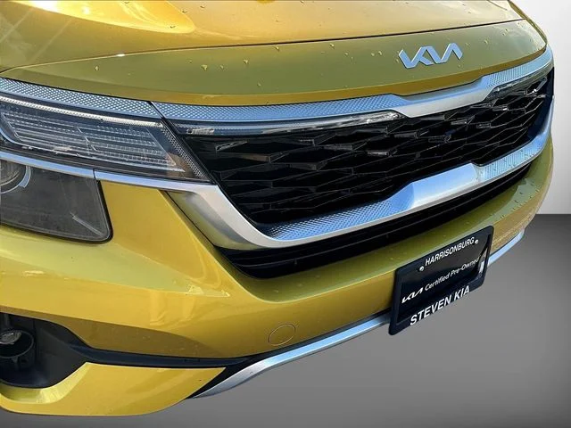 Used 2022 Yellow Kia S image 38