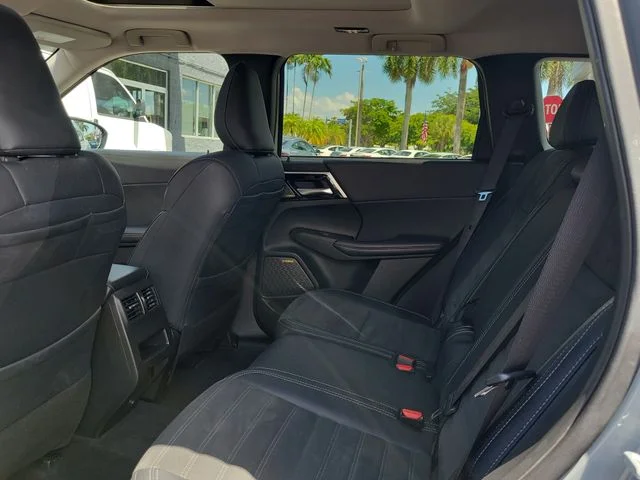 Used 2025 Gray Mitsubishi SE image 12