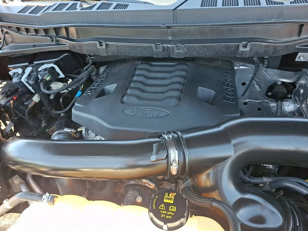 Used 2022  Ford XL image 30