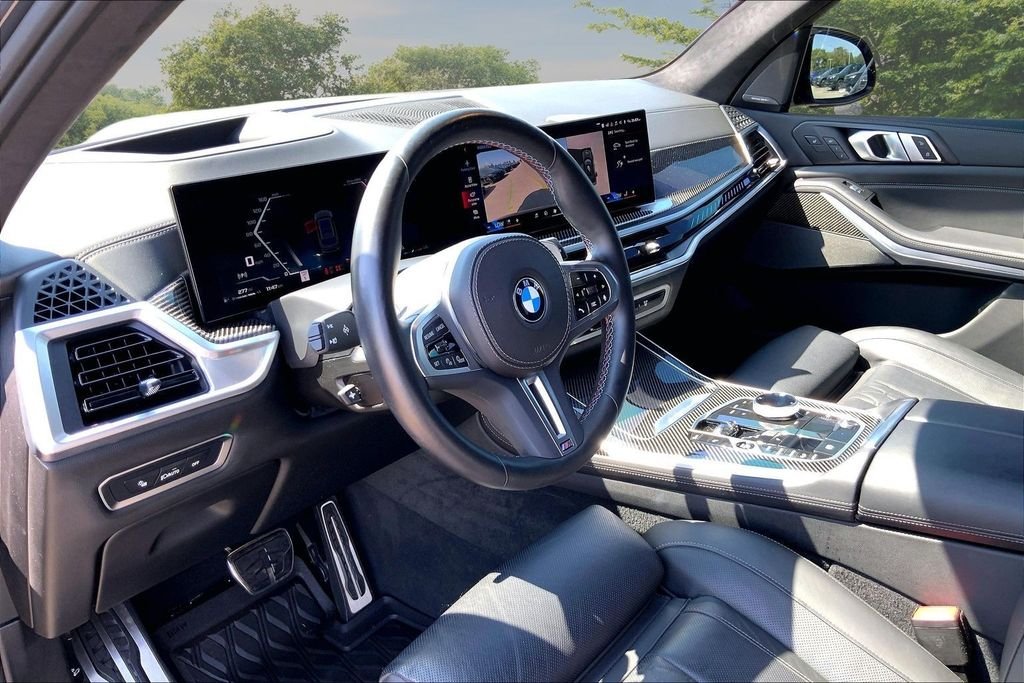 Used 2024 Gray BMW M60i image 16