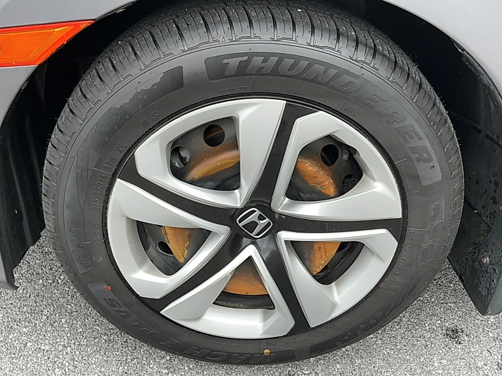 Used 2018  Honda LX image 5