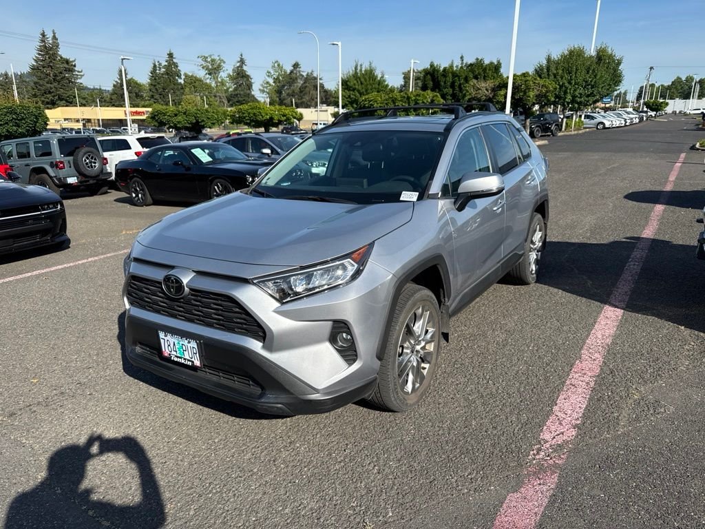 Used 2021 Silver Sky Metallic Toyota XLE Premium image 3