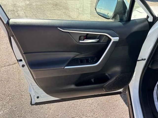 2024 Toyota RAV4 XLE - Photo 15