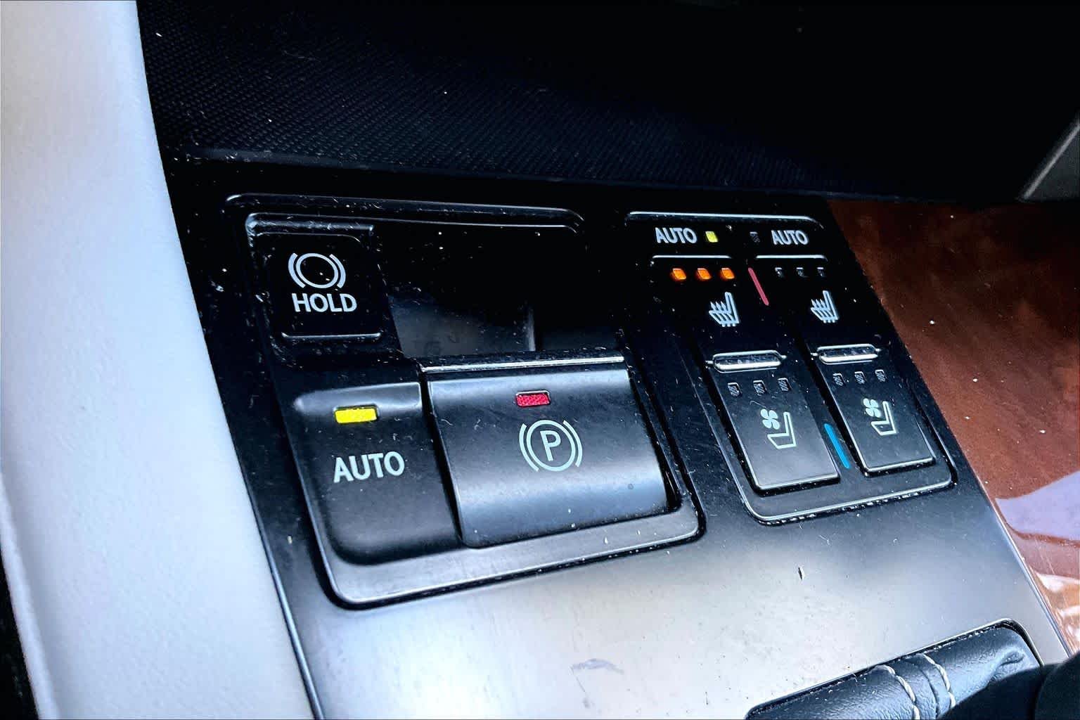 Used 2019 Silver Lining Metallic Lexus Premium image 34