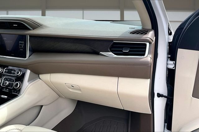 Used 2023 White GMC Denali image 17