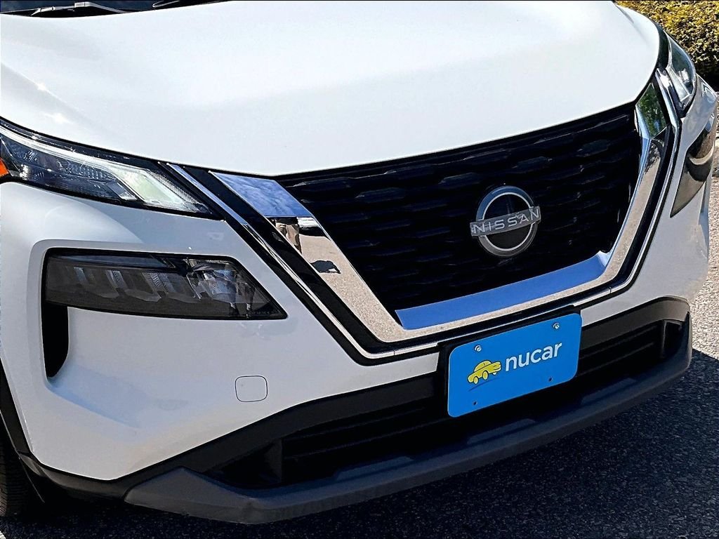 Used 2023 White Nissan S image 30
