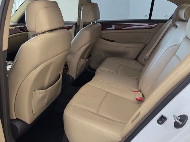 Used 2014 White Hyundai 3.8 image 6