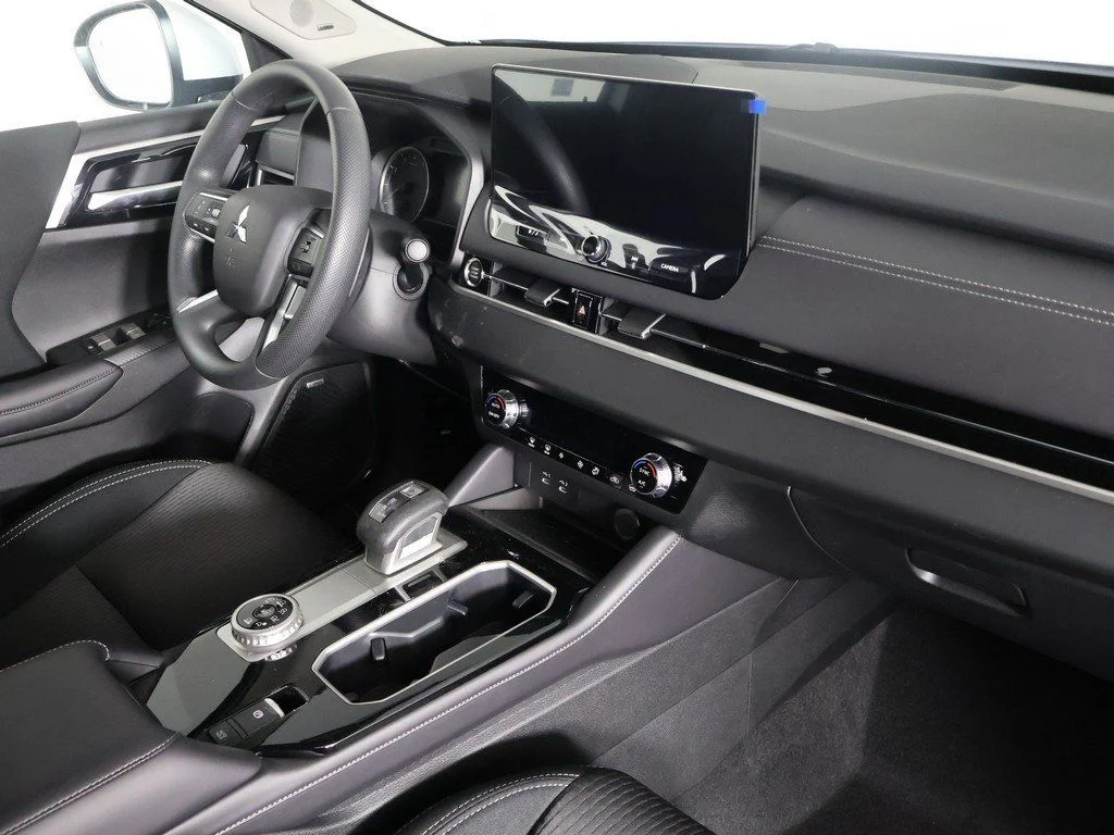 2026 Mitsubishi Outlander ES - Photo 26