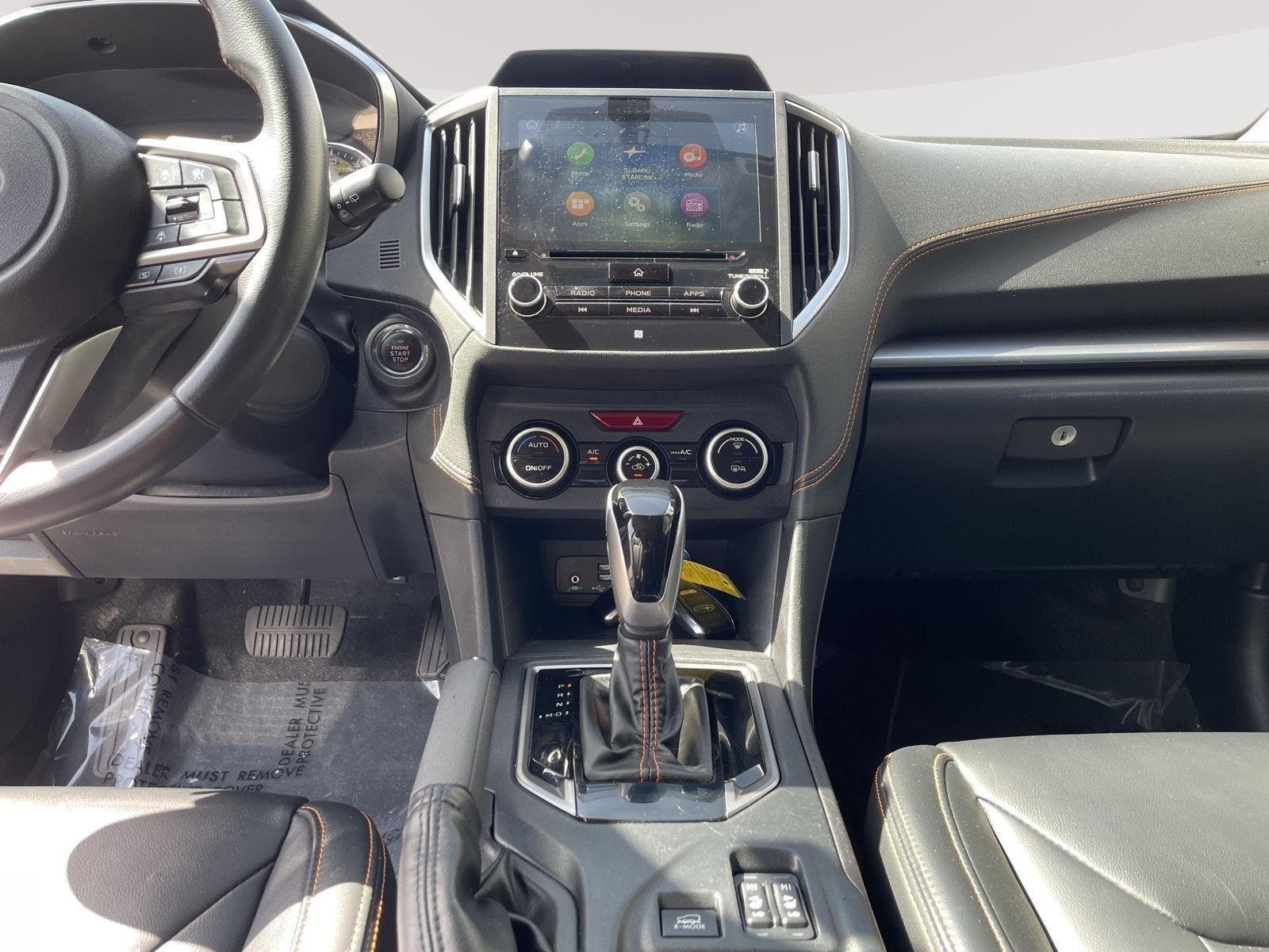 Used 2022 Ice Silver Metallic Subaru Limited image 6